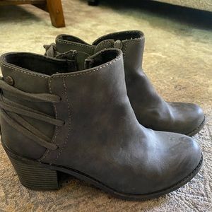 Roxy Grey Heeled Booties- size 8